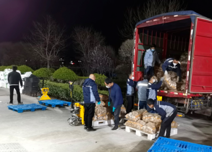 疫情下，甘肅物流行業(yè)利用手動(dòng)液壓搬運(yùn)車等工具保障物資供應(yīng)